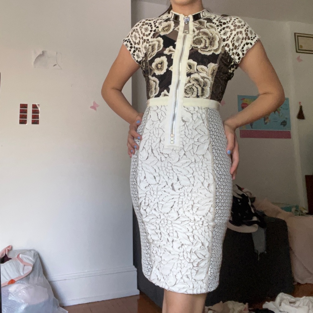 Beautiful dress woman size 00 petite super cute and fashionable